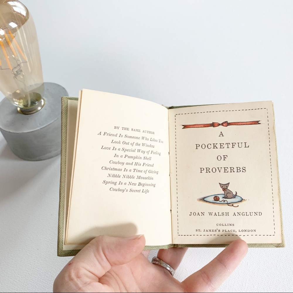 Vintage A Pocketful of Proverbs Book Joan Anglund